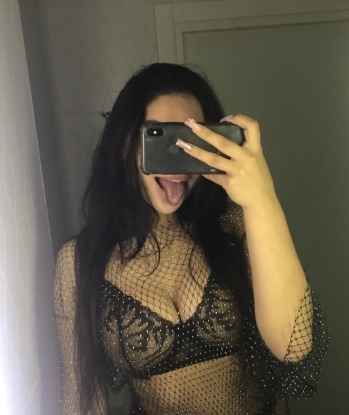 Зоя, Проститутка